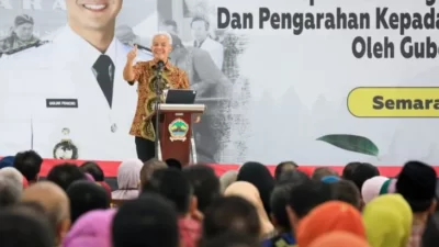 Ganjar Pranowo tegaskan larangan pungli di hadapan kepala sekolah se-Jateng