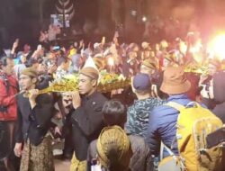 Malam 1 Sura Ribuan warga Boyolali gelar ritual Sedekah Merapi