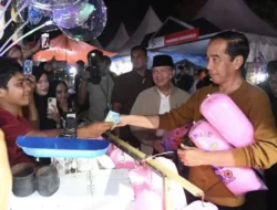 Presiden jajan gulali bersama menteri dan gubernur di Festival Tabut