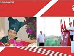 Presiden Jokowi tersenyum dengar laporan progres pembangunan IKN di HUT RI